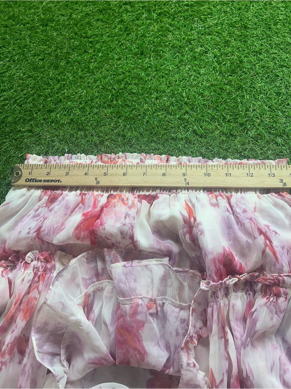 Misa Los Angeles 
Riane Skirt in Abstract Rose Flora - Picture 6 of 6